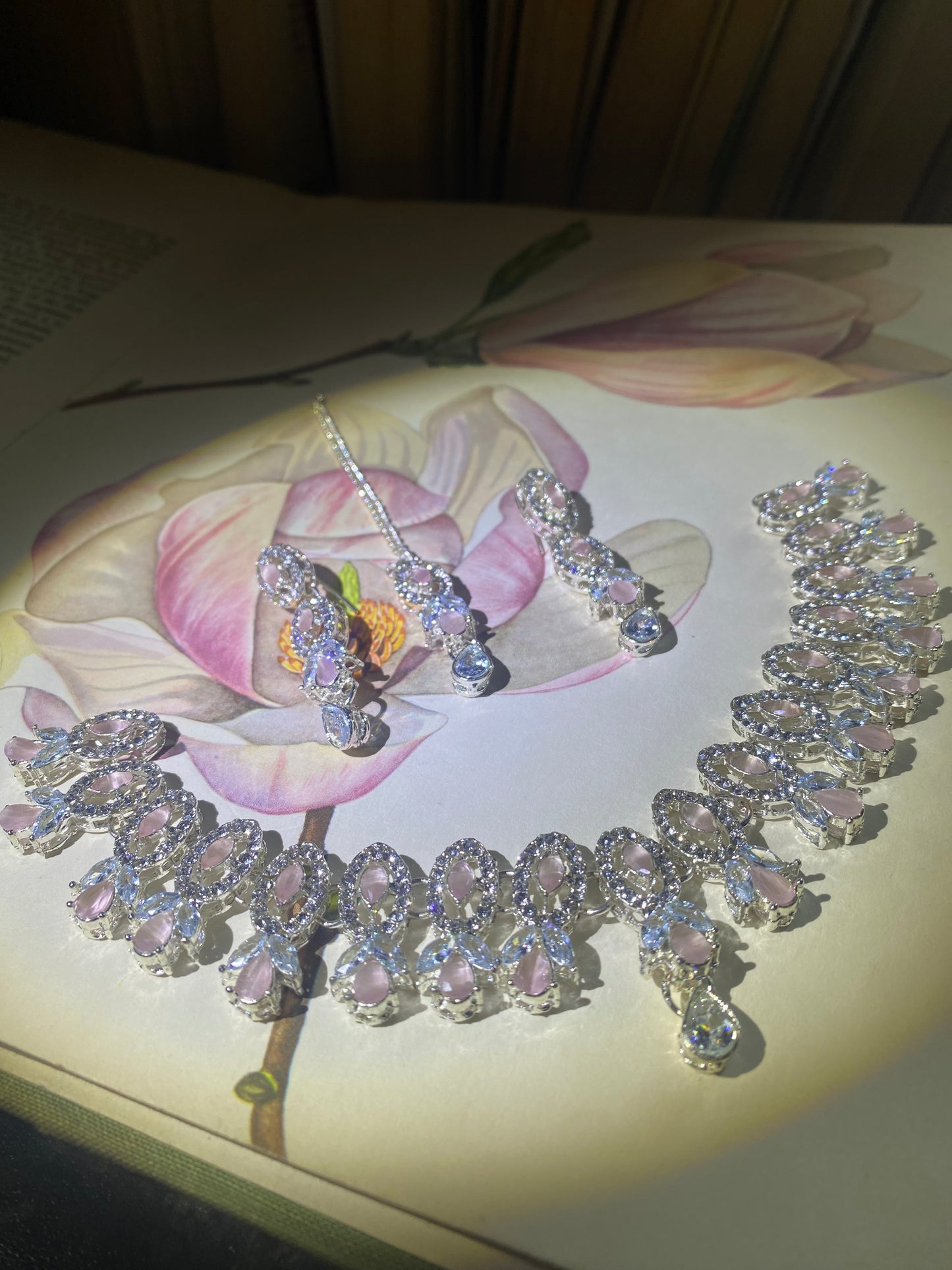 Swan Necklace Set