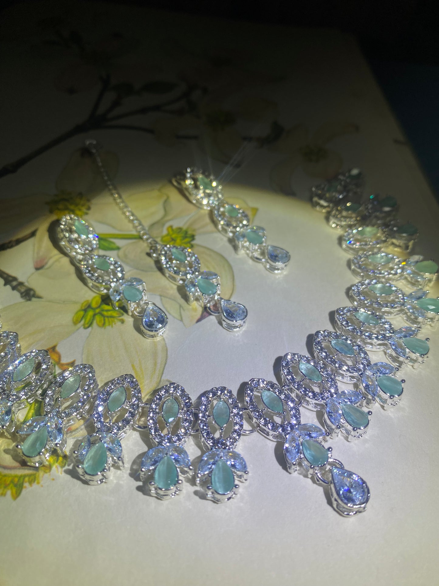 Swan Necklace Set